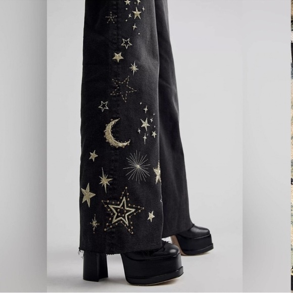 NWT DRIFTWOOD FREE PEOPLE CHARLEE CELESTIAL EMBROIDERY STUDS 32” JEANS 🌖 - Picture 8 of 10